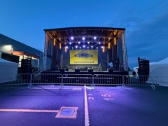 Zastřešená venkovní pódia